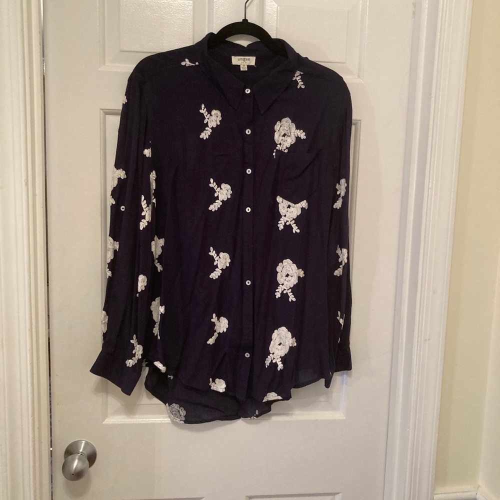 Embroidered button down - Picture 2 of 4